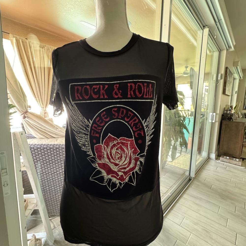 TeenBell Black Pink Graphic Short Sleeve Tee - Picture 1 of 4